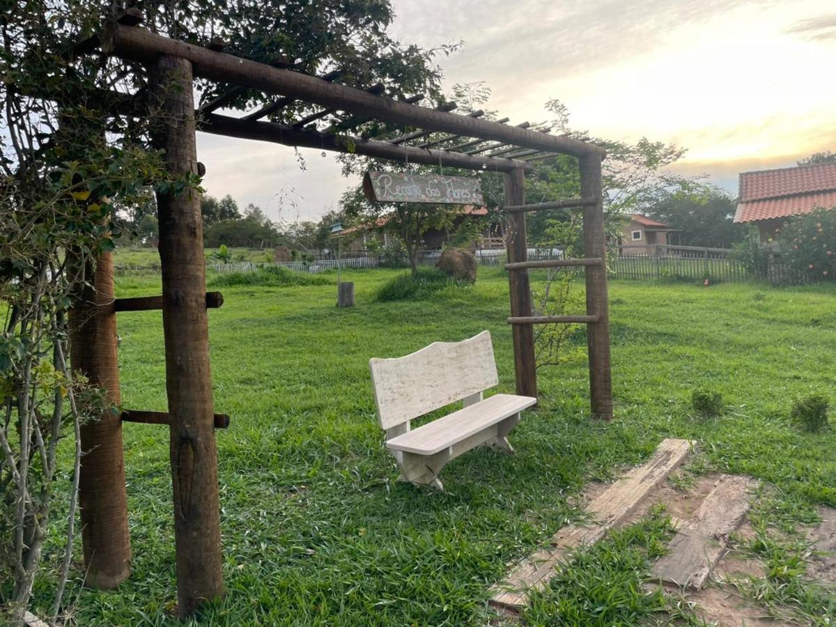 Recanto Das Flores São Tomé das Letras Bagian luar foto